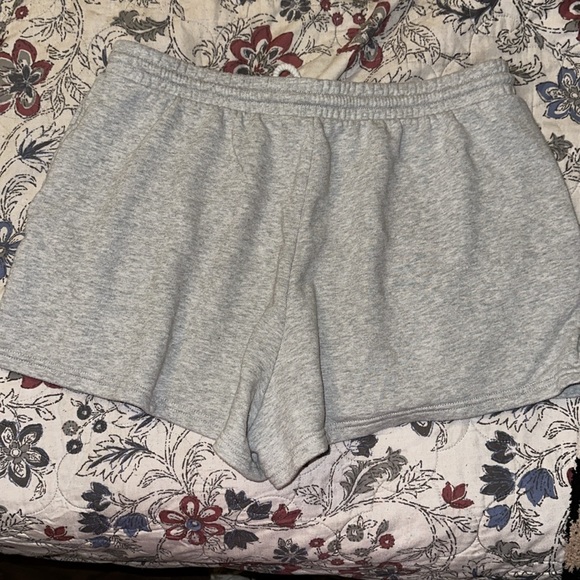 American Eagle Sweat Shorts - Picture 2 of 8